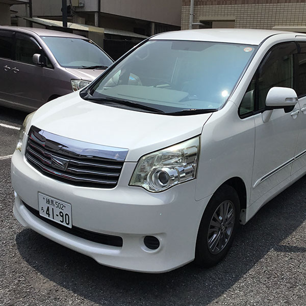 送迎車(1)ノア 白